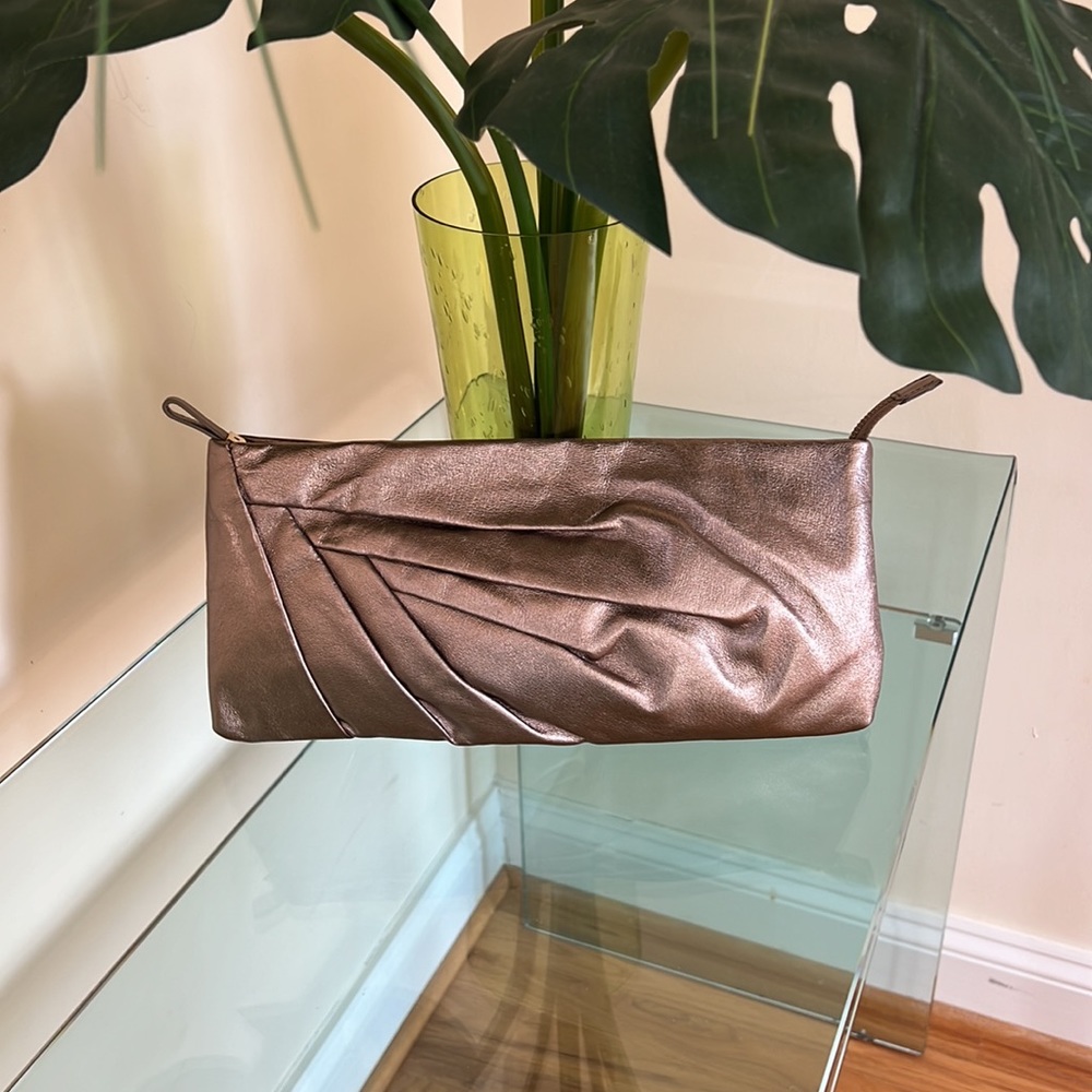 Elliott Lucca Clutch